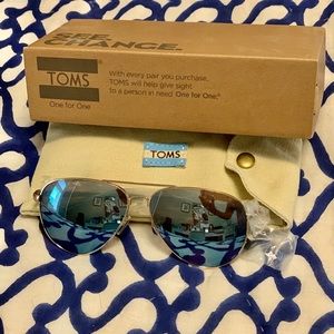 TOMS Aviator Sunglasses